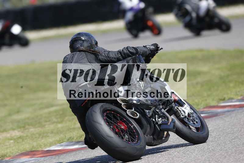 /44 09.08.2025 Plüss Moto Sport ADR/Einsteiger/unklar backside